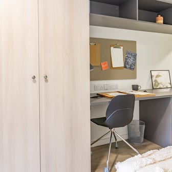 Gold En Suite - Image 4